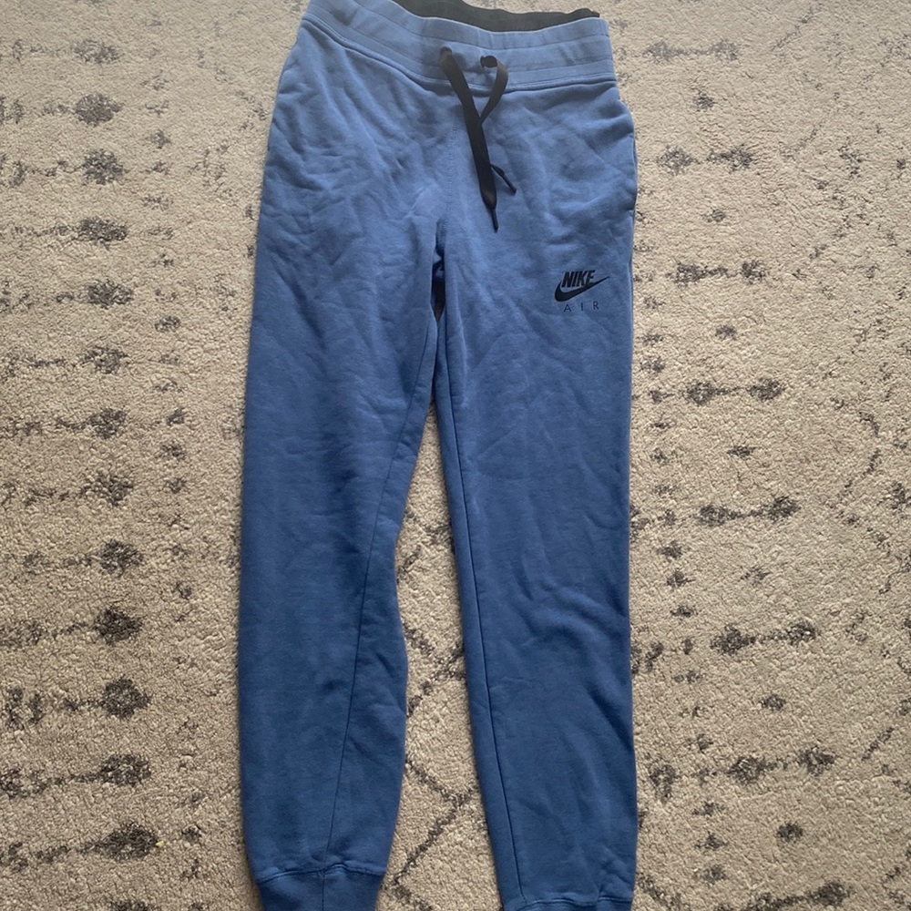 Women’s Nike sweatpants/joggers